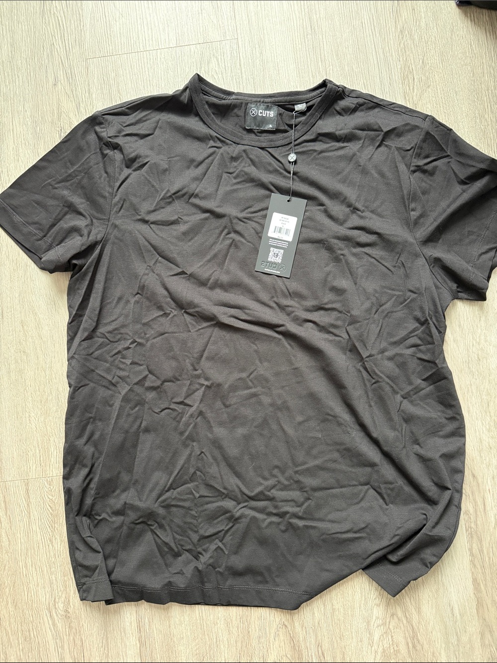 Cuts Men’s Black Crew Neck T-Shirt